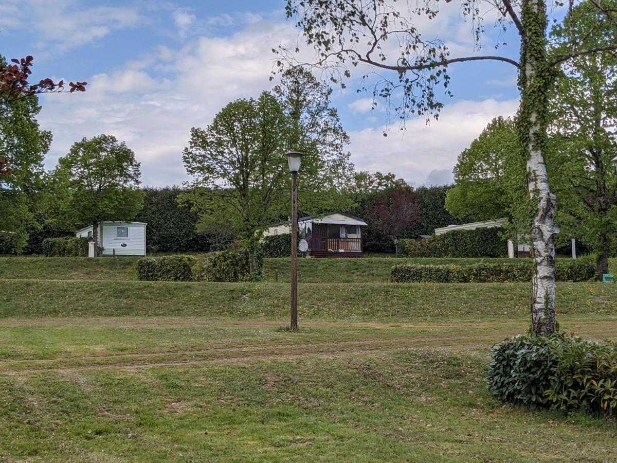 Camping De Ladignac Le Long Bel Air 外观 照片