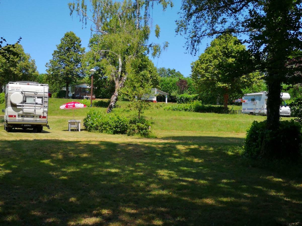Camping De Ladignac Le Long Bel Air 外观 照片